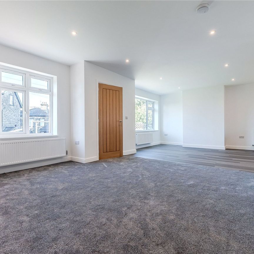 49, Outwood Lane, Horsforth, Leeds, West Yorkshire, LS18 4HU - Photo 1