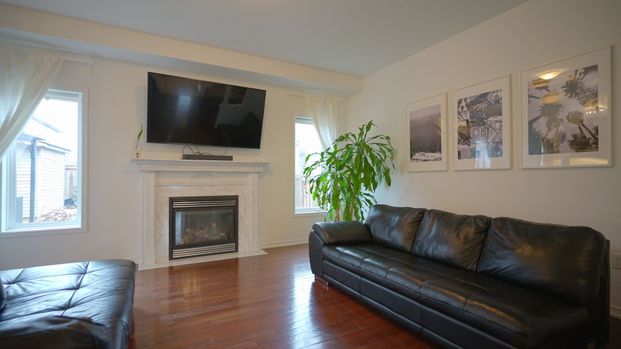 For Lease - 2068 Gibson Street, Innisfil, Ontario - Photo 1
