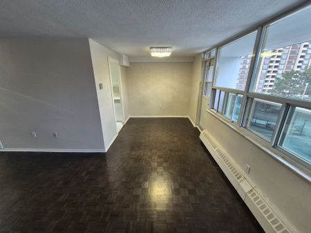 For Lease - 270 Palmdale Drive Unit# 305, Toronto, Ontario - Photo 4