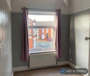 3 bedroom semi-detached house to rent - Photo 6