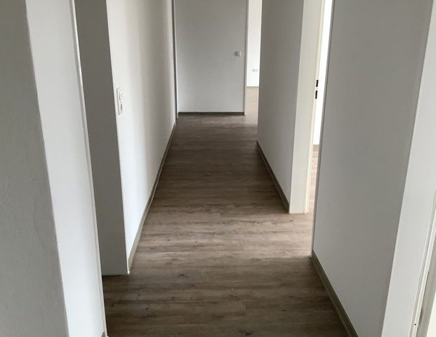 Frisch renovierte 3-Zimmer-Wohnung mit 2 Balkonen! - Photo 1