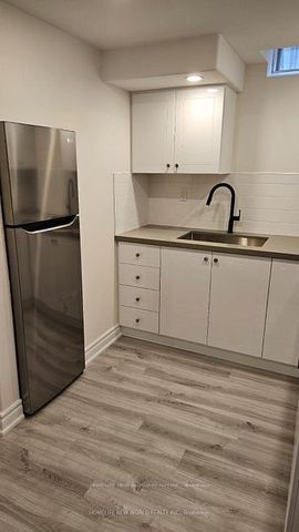 For Lease - 11 Peninsula Crescent, Richmond Hill, Ontario - Photo 2