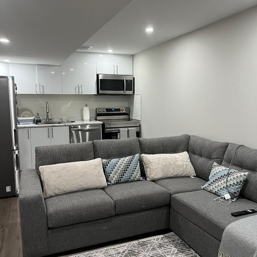 For Lease - 8 Grace Crescent Unit# Basement, Barrie, Ontario - Photo 1