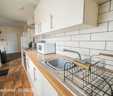 4 bed shared student property near the University of York Bedroom 1 - Photo 5