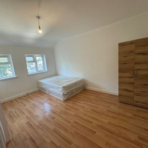 Studio Flat, Lyon Park Avenue, HA0 - Photo 3