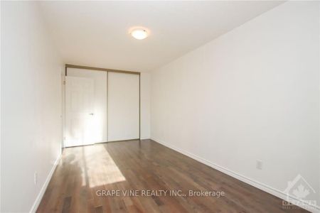 For Lease - 121 Erin Crescent, Hunt Club - Windsor Park Village and Area, Ontario - Photo 3