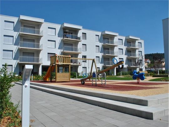 Apartment front & rear view - Photo 1