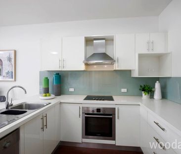 “Spacious, Charm and Convenience” - Photo 6