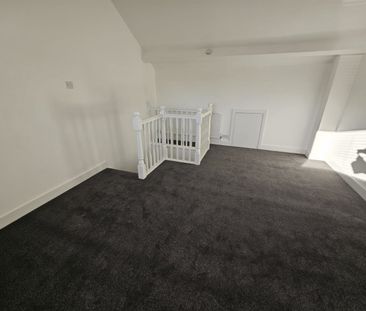 3 bed Terraced - To Let - Photo 2