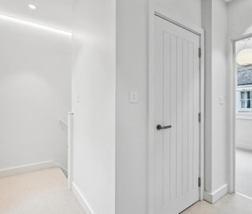 3 bedroom mews to rent - Photo 6