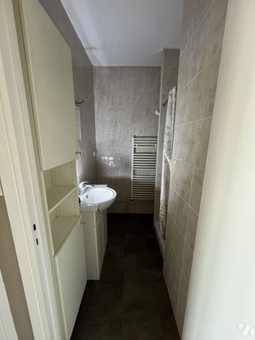 VENISSIEUX, T2 au 3ème étage + Garage + cave - Photo 3