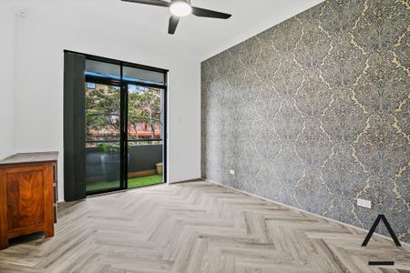 Modern, Newly Renovated Apartment in the Heart of Redfern - Photo 3