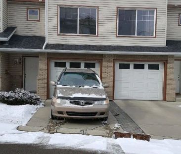 50%Off SEPTEMBER. ONLY Beautiful 3bedroom Townhome self contained b... - Photo 1