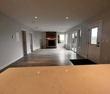 BRAND NEW - LEGAL - 2 bed one bath basement suite - Photo 4