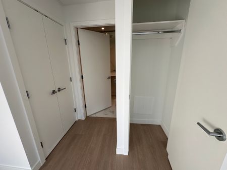 Modern 1 Bedroom Condo With Premium Amenities. - Photo 4