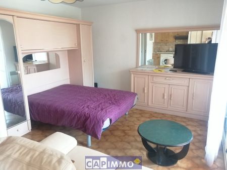 Location Appartement 1 pièce 21m² HYERES 83400 - Photo 2