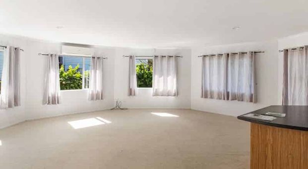 4 bedroom home! - Photo 1
