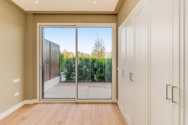 Planta baja de alquiler en Ronda de Jean Monnet, 230, Can Gambús - Photo 1