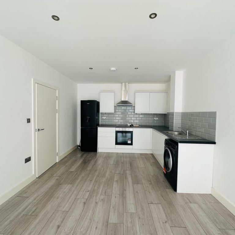 1 bedroom flat to rent - Photo 1