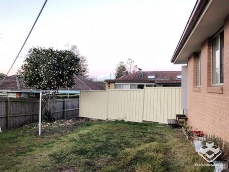 Walking to Carlingford High School with air con - Photo 2