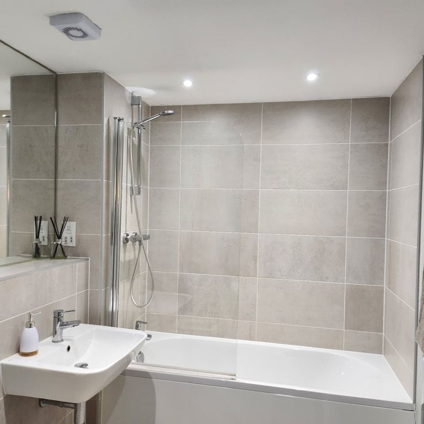 1 Bed Flat, Jewel Court, B1 - Photo 1