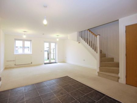 3 bedroom terraced house to rent - Photo 2