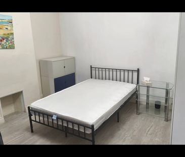 Room in a Shared House, Burgess Road, SO16 - Photo 1