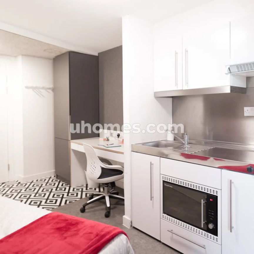Platinum Studio (Accessible) - Photo 1
