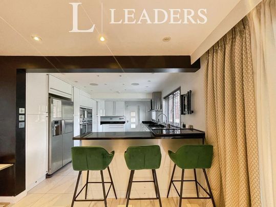 4 bedroom detached house to rent - Photo 1