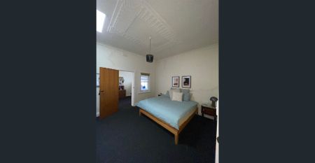 Ashford Art Deco 2-Bedroom Unit in Quiet, Tree-Lined Street with Polished Jarrah Floorboards - Photo 3