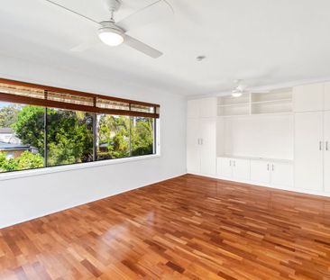 FAMILY LIVING IN A CONVENIENT LOCATION - Photo 2