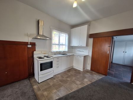 Lovely family home - Photo 5