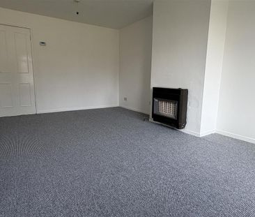 2 bedroom end of terrace house to rent - Photo 1