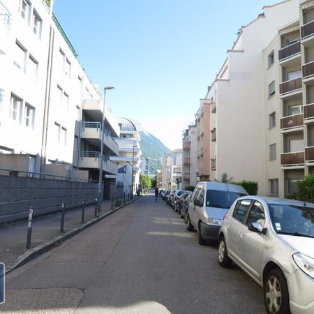 Location Appartement 2 pièces 57m² GRENOBLE 38000 - Photo 3