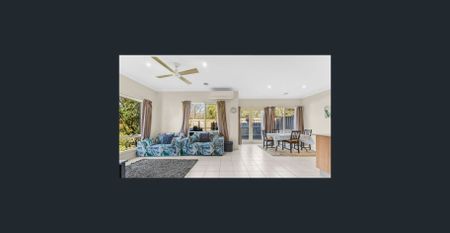 Modern Townhouse Offering Easy Living and Convenience - Photo 5