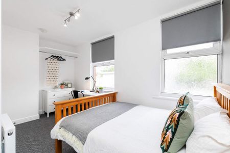 6 bedroom house to rent - Photo 2