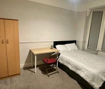 4 bedroom house of multiple occupation to rent - Photo 6
