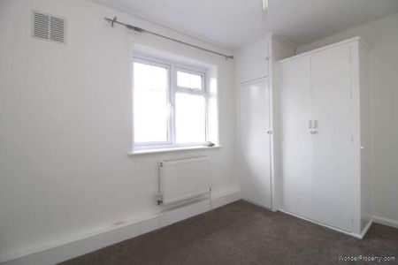 3 bedroom property to rent in Morden - Photo 5