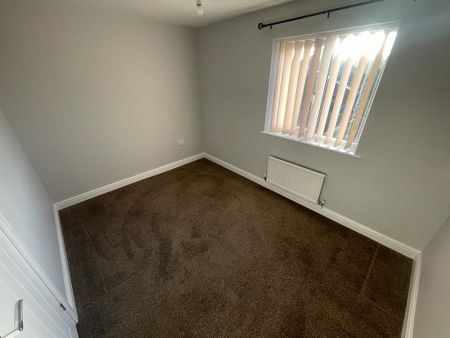 2 bedroom terraced house to rent - Photo 4