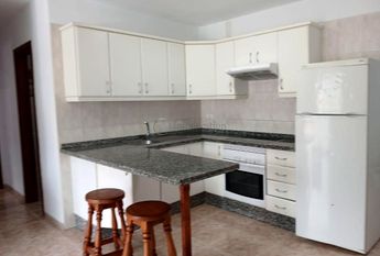 Se alquila en Buzanada apartamento de 2 dormitorios