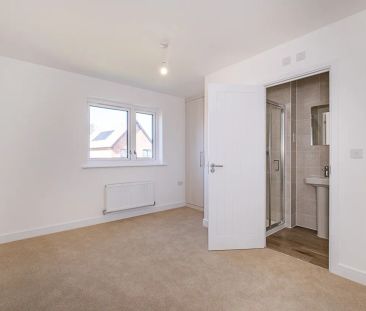 2 bedroom end of terrace house to rent - Photo 4