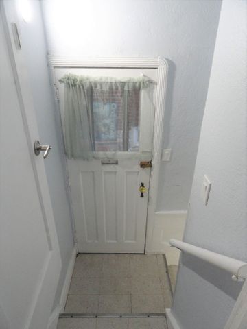 For Lease - 328 Linsmore Crescent Unit# (lower level), Toronto, Ontario - Photo 2