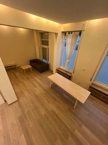 Spacieux Loft avec mezzanine et bureau à 1000 Bruxelles  Loyer: 1 100 € - Photo 3