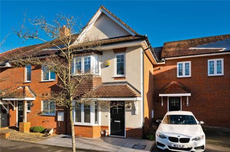 A well-presented 3 bedroom terrace family house in a popular cul de sac location, in close proximity to Hinchley Wood parade & station. - Photo 4