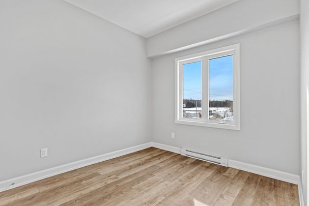 For Lease - 979 North Russell Road Unit# 305, Russell, Ontario - Photo 1