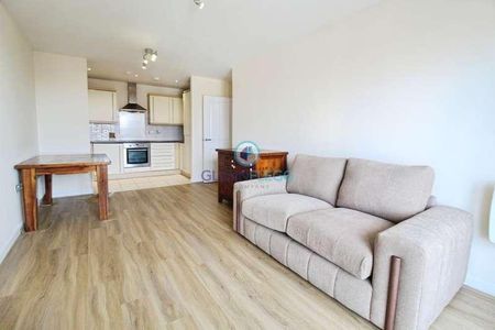 The Junction, Slough Station, SL2 - Photo 2