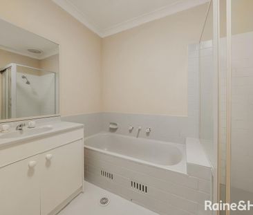 Charming 2-Bedroom Villa in Convenient Ingleburn Location - Photo 6