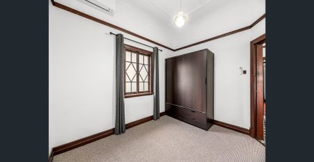 Newly Refreshed Home in Woolloongabba – Modern Comfort Meets Inner-City Convenience - Photo 2