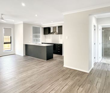 Stunning Brand New 4-Bedroom Home in Torquay – Modern Living at Its... - Photo 2