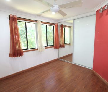 Lovely family home with additional sleep out! Great location with b... - Photo 5